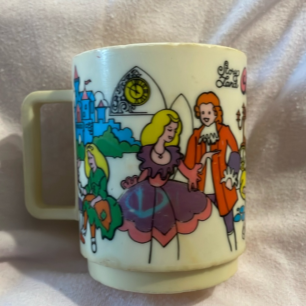 1970s Cinderella Plastic Mug Deka USA Non Disney Vintage Coffee Cup